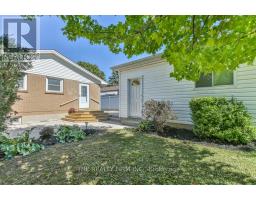 56 TOULON CRESCENT - 43