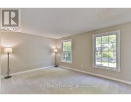 56 TOULON CRESCENT - 8