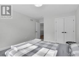 418 OLD WONDERLAND ROAD - 25