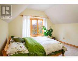 922 COUNTRY CLUB CRESCENT - 36