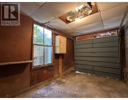 15 ST ANNE S PLACE - 27