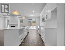 35 - 1080 UPPERPOINT AVENUE - 13