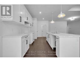 35 - 1080 UPPERPOINT AVENUE - 17