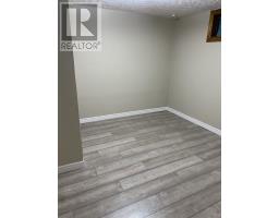 31 MEADOWVIEW ROAD - 37