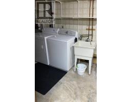 31 MEADOWVIEW ROAD - 40