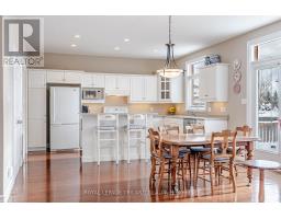 914 COLLINS DRIVE N - 11