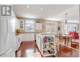 914 COLLINS DRIVE N - 13