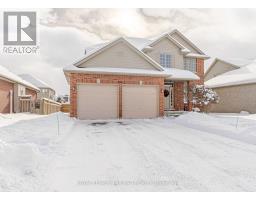 914 COLLINS DRIVE N - 3