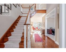 914 COLLINS DRIVE N - 4