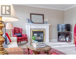 914 COLLINS DRIVE N - 9