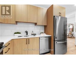 888 QUEENS AVENUE - 12