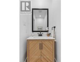 888 QUEENS AVENUE - 19