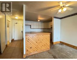 906 - 858 COMMISSIONERS ROAD E - 11