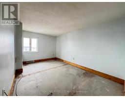 906 - 858 COMMISSIONERS ROAD E - 19