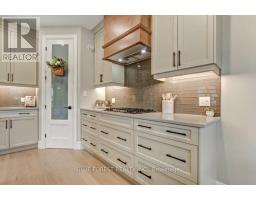 192 FOXBOROUGH PLACE - 14