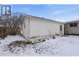 64 JENA CRESCENT - 39