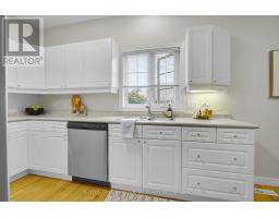 12 - 800 COMMISSIONERS ROAD W - 13