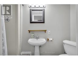 25 - 70 CHAPMAN COURT - 33