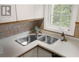 30 - 1399 COMMISSIONERS ROAD W - 16