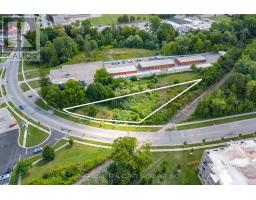 121 THOMPSON ROAD - 9