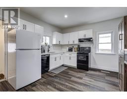 12 WELDON AVENUE - 32