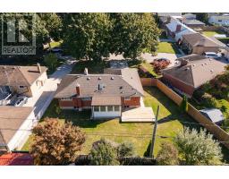 21 MARBENOR CRESCENT - 27