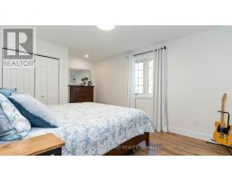 4 SCHREYER DRIVE - 18