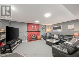 10 DANIELLE CRESCENT - 18