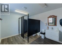 41 MAIN STREET E - 23