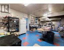 41 MAIN STREET E - 27