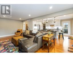 15 MONTE VISTA CRESCENT - 17