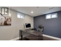 7 BRIARHILL PLACE - 16