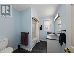 322 LANSDOWNE AVENUE - 23