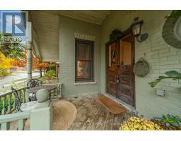 34 GLADSTONE AVENUE - 3