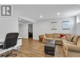 21 CHAMBERLAIN AVENUE - 29