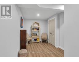 21 CHAMBERLAIN AVENUE - 30