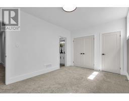 868 EAGLETRACE DRIVE - 44