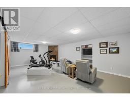 86 CALVERT LANE - 26