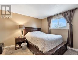 26 SLOANE CRESCENT - 21