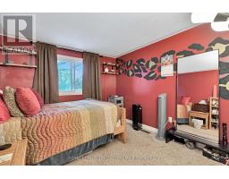 26 SLOANE CRESCENT - 23