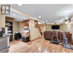 26 SLOANE CRESCENT - 28