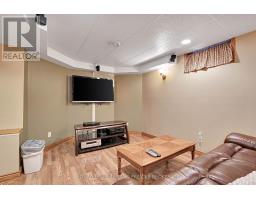 26 SLOANE CRESCENT - 29