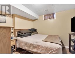 26 SLOANE CRESCENT - 32