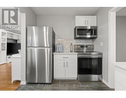 5 MONTCALM STREET N - 14