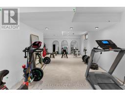 111 LOSSING DRIVE - 30