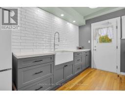 3 - 49 RIDOUT STREET S - 17