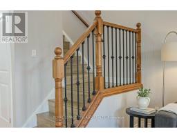 8 - 2089 BEAVERBROOK AVENUE - 19