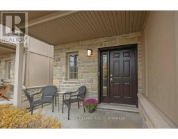 8 - 2089 BEAVERBROOK AVENUE - 2