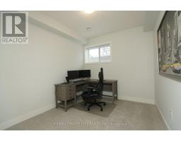 6 - 925 DEVERON CRESCENT - 12