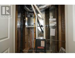 6 - 925 DEVERON CRESCENT - 15